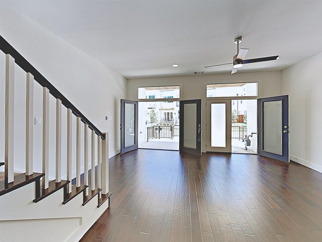 324 Templeton Dr in Fort Worth, TX - Foto de edificio - Building Photo