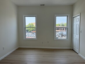 247 Harvard St, Unit 3 in Boston, MA - Foto de edificio - Building Photo