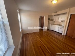 164 North Beacon St, Unit 12 in Boston, MA - Building Photo - Building Photo