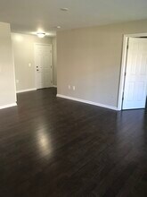 6425 Richmond Hwy, Unit 103 in Alexandria, VA - Foto de edificio - Building Photo