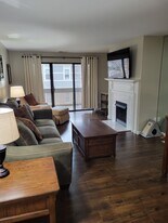 950 E Rue de la Banque, Unit 310 in Creve Coeur, MO - Building Photo