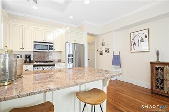 1241 Post Rd in Fairfield, CT - Building Photo - Building Photo