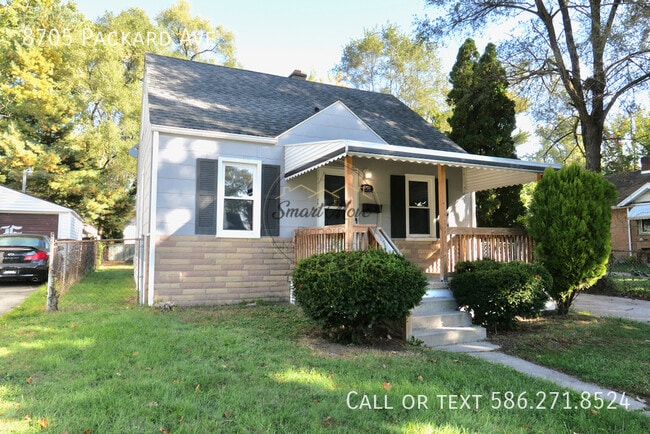 8705 Packard Ave in Warren, MI - Building Photo - Building Photo