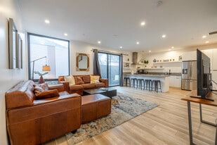 2595 S 700 E in Salt Lake City, UT - Building Photo