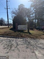 1459 Forest Villa Dr NW in Conyers, GA - Building Photo