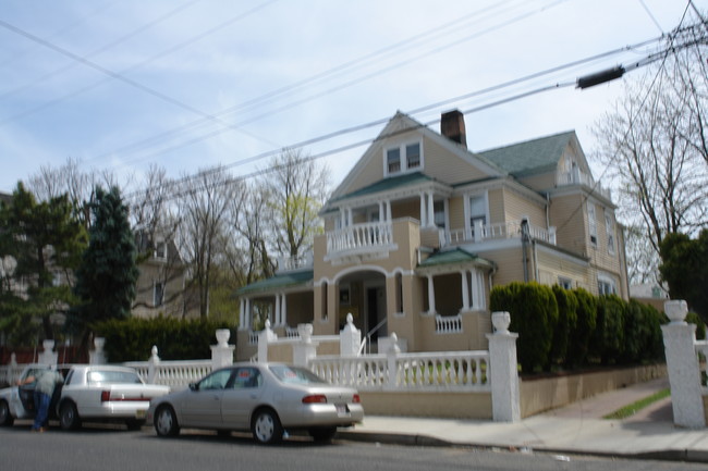 168-176 Chelsea Ave in Long Branch, NJ - Building Photo - Building Photo