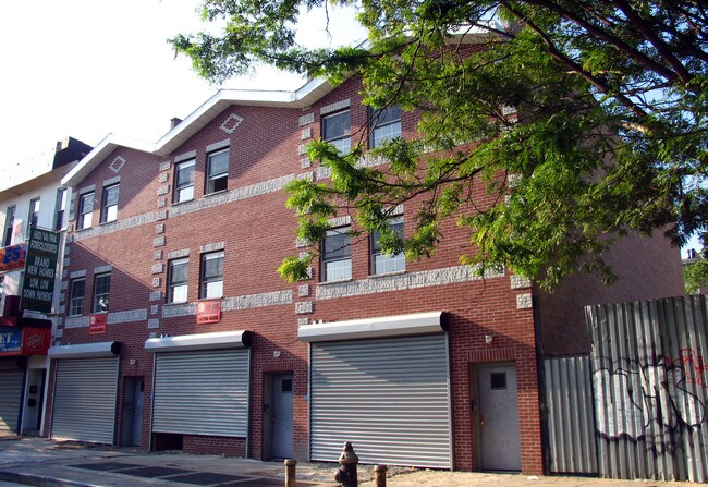 1924 Fulton St in Brooklyn, NY - Foto de edificio - Building Photo