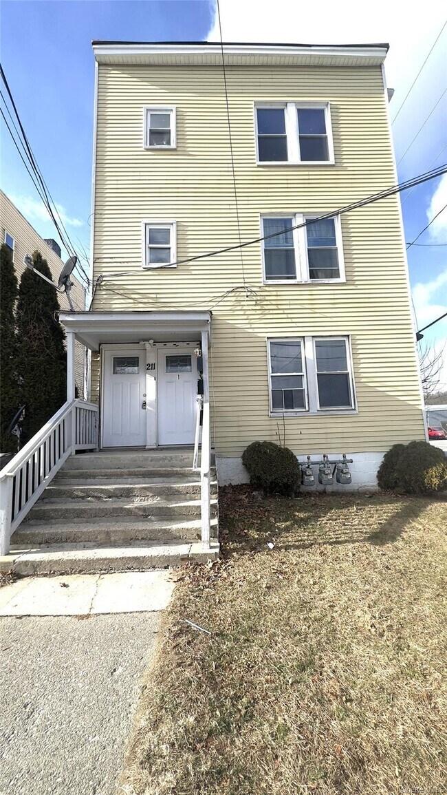 property at 211 Winnikee Ave