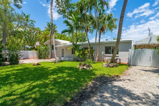 265 Glenridge Rd in Key Biscayne, FL - Building Photo - Building Photo