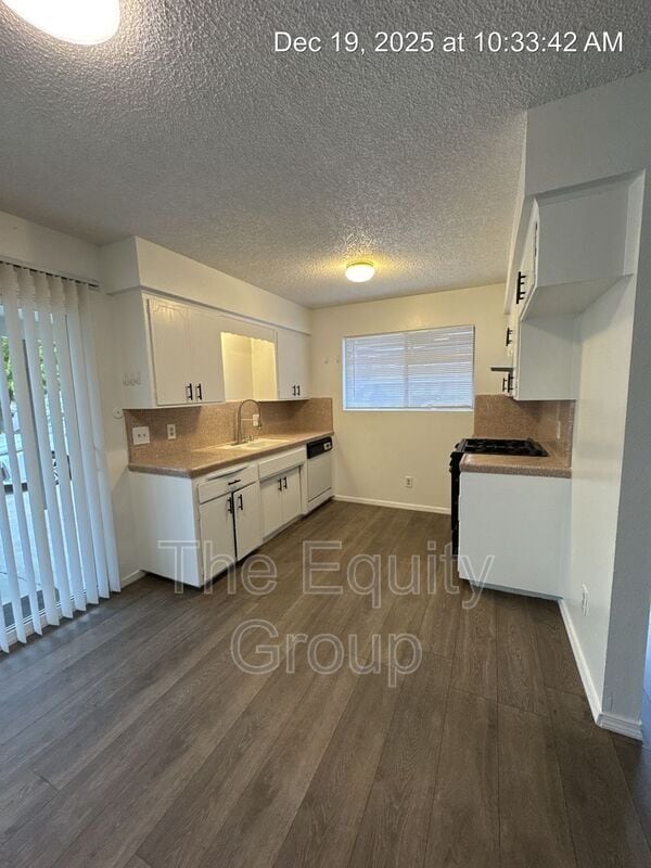 2012 S County Center Dr in Visalia, CA - Building Photo - Building Photo