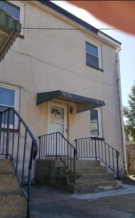 336 N 10th St, Unit Apt 2 in Easton, PA - Building Photo