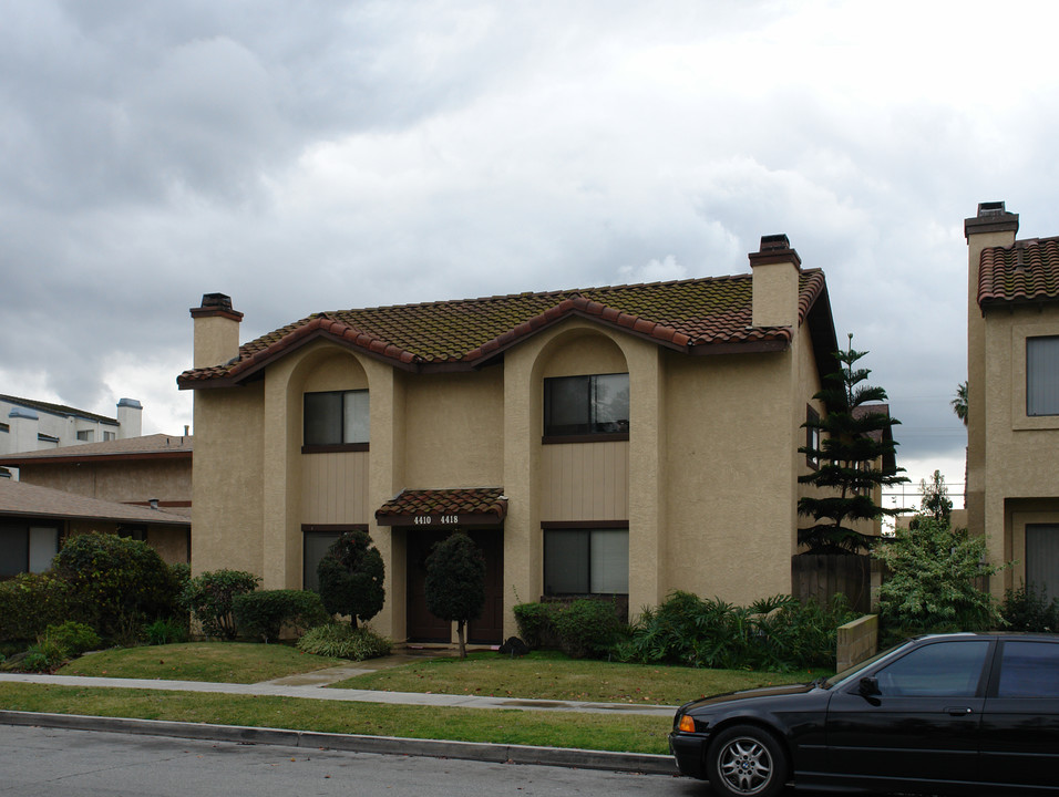 4410-4418 Howard Ave in Los Alamitos, CA - Foto de edificio