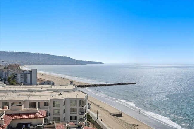 531 Esplanade, Unit 912 in Redondo Beach, CA - Building Photo - Building Photo