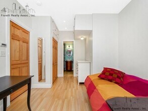 16 Foster St, Unit 4 in Boston, MA - Building Photo - Building Photo