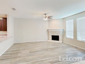 215 Saddlebrook Ln in Waxahachie, TX - Building Photo - Building Photo