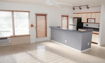 2700 NE 135th St-Unit -28 in North Miami, FL - Building Photo - Building Photo