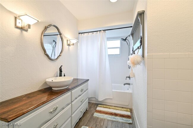 property at 3131 Calusa Ave
