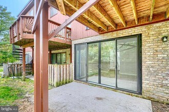 5520 Vantage Point Rd in Columbia, MD - Building Photo - Building Photo