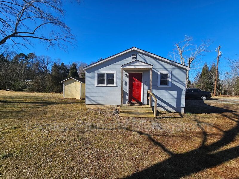 1757 Snipes Rd in Graham, NC - Building Photo