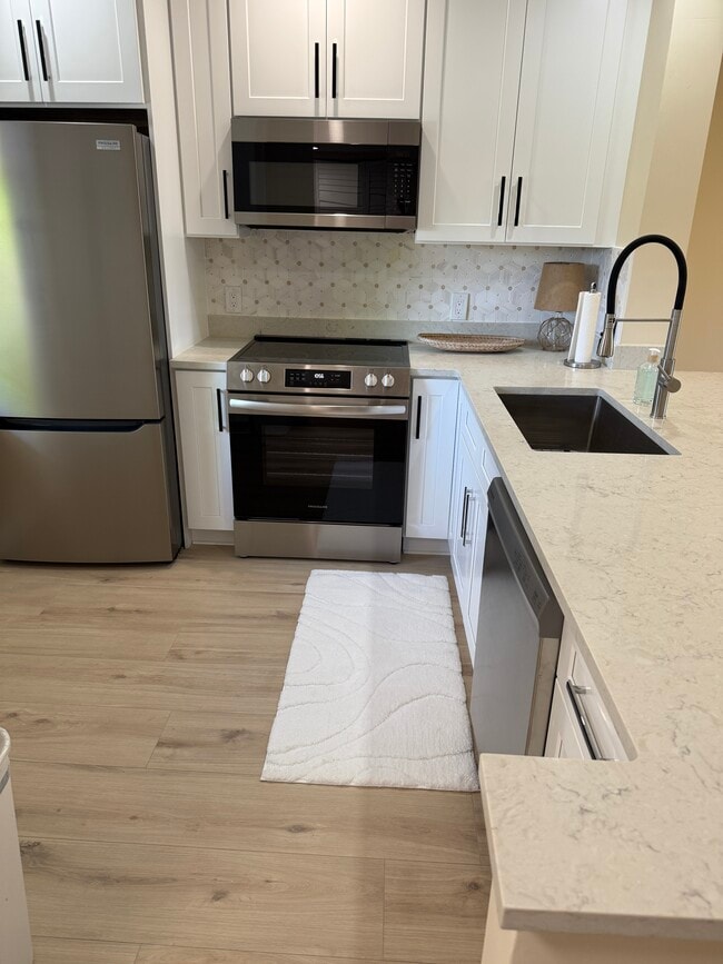 property at 126 S Cypress Rd