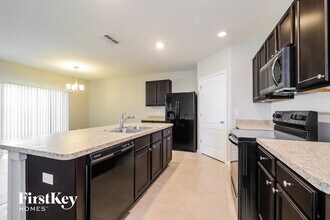 211 Bella Dr in Davenport, FL - Building Photo - Building Photo