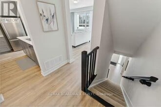 209 Anyolite Private in Ottawa, ON - Building Photo - Building Photo