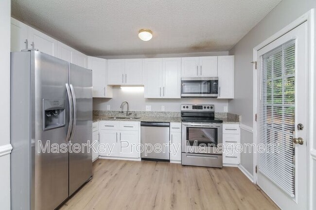 1021 Amber Acres Ln in Knightdale, NC - Building Photo - Building Photo