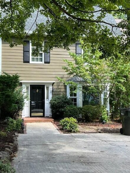 1369 Old Virginia Ct SE in Marietta, GA - Building Photo