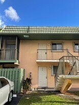 1850 Fairview Villas Dr in West Palm Beach, FL - Building Photo