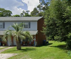 1040 Sable Dr in Pensacola, FL - Building Photo