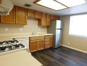 413 S Sunset St in Ridgecrest, CA - Building Photo - Building Photo