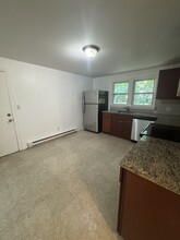12 County St, Unit 3 in Mansfield, MA - Foto de edificio - Building Photo