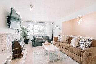 18XX King George Blvd in Surrey, BC - Building Photo