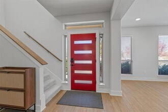 8707 Alderman Dr. in Austin, TX - Foto de edificio - Building Photo