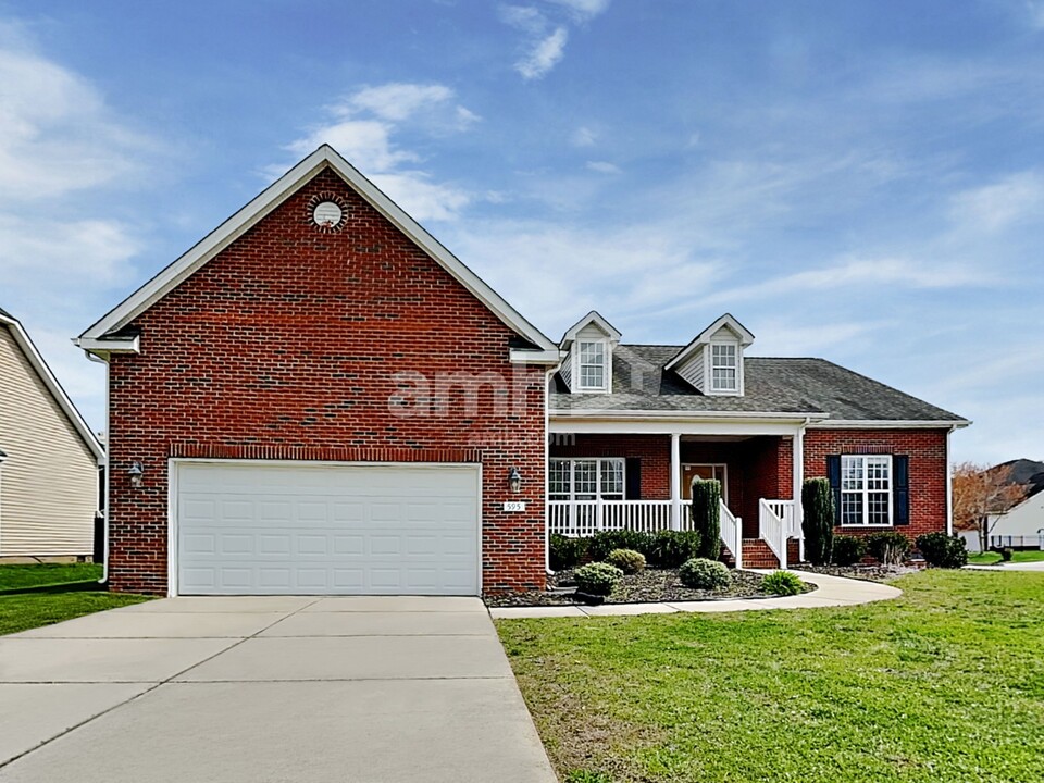 595 Finish Line Dr in Whitsett, NC - Building Photo