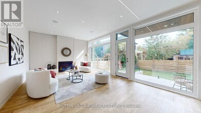 69 Elderwood Dr in Toronto, ON - Building Photo - Building Photo