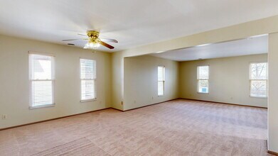 212 S Walnut St in Bay City, MI - Foto de edificio - Building Photo