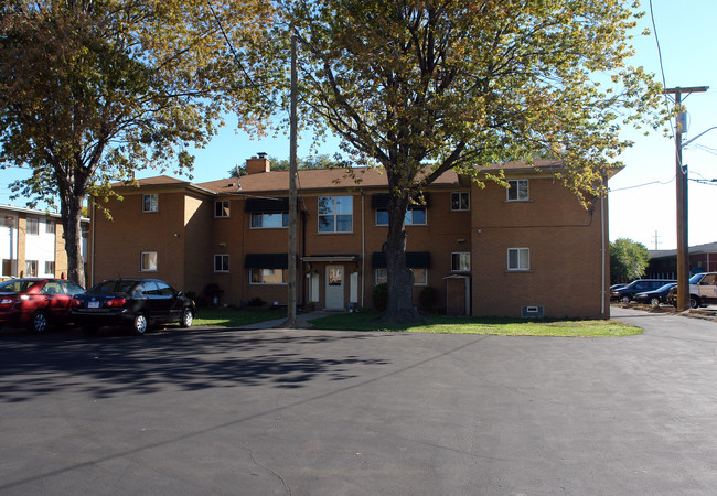 Cadillac Apartments in Warren, MI - Building Photo - Building Photo