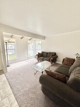 981 CA-246 in Lompoc, CA - Foto de edificio - Building Photo