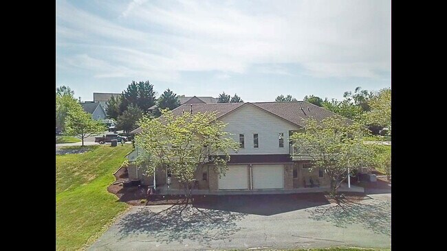 1921 Ty Way Xing, Unit B in Harrisonburg, VA - Foto de edificio - Building Photo