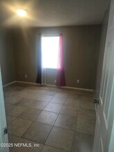 8635 Mc Glothlin St in Jacksonville, FL - Building Photo - Building Photo