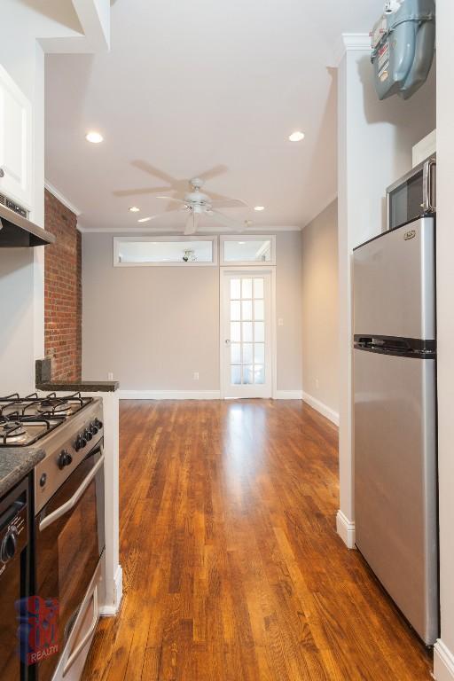 246 Mott St, Unit 10 in New York, NY - Building Photo - Building Photo