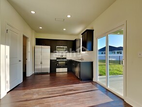 921 Tan Tara Trl in Jacksonville, FL - Building Photo - Building Photo