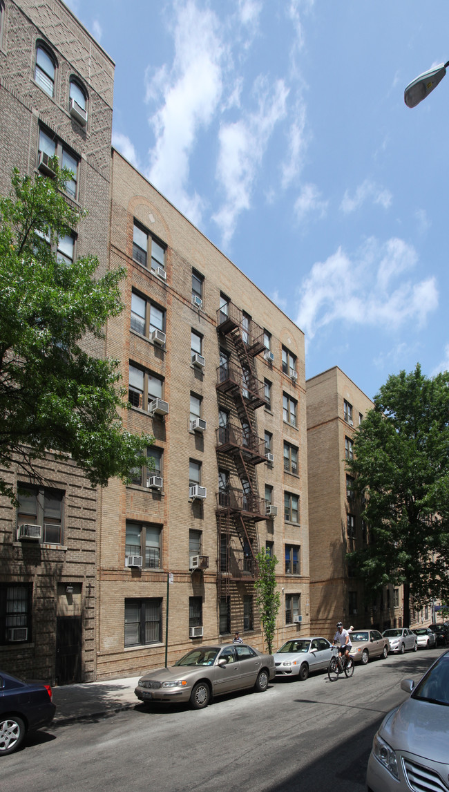 44 Bennett Avenue in New York, NY - Building Photo - Building Photo