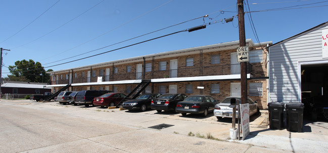 1024 Angela Ave in Arabi, LA - Foto de edificio - Building Photo