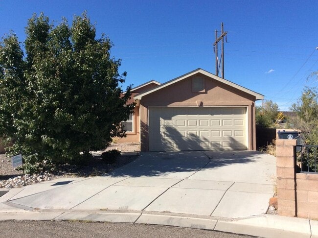property at 2039 Cielo Oeste Pl NW