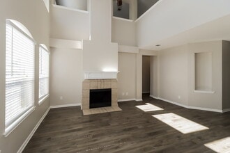 539 W Metcalfe St in Hutto, TX - Foto de edificio - Building Photo