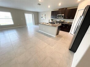 9821 Lemon Drop Lp in Ruskin, FL - Building Photo - Building Photo