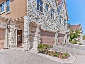 9122 Balcones Club Dr in Austin, TX - Building Photo