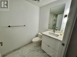 2 Teagarden Ct in Toronto, ON - Building Photo - Building Photo